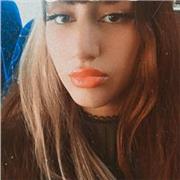 Studentessa , anni :17 ,fluente in inglese ,so parlare inglese perfettamente e sono molto paziente